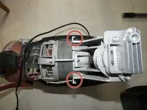 Abgebrochenen Griff (Motorabdeckung) reparieren