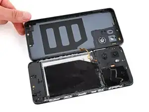 Ausbau der Rückabdeckung (Plus)