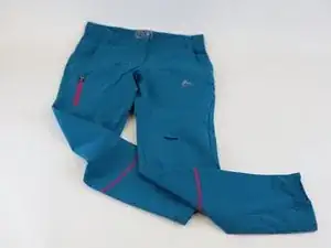 Ein Loch in einem gewebten Stoff reparieren (mit einem Bügelflicken/Patch)