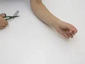 Wie stopfe ich ein Loch an meinem Vaude Strickpullover?