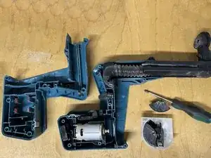 Makita DX02 Absaugeinheit für BHR243 Gehäuse Demontage