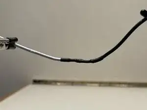 Wie man zwei Anschlussdrähte sicher miteinander verlötet