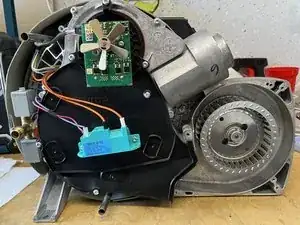 Truma Combi 4 Umluftdeckel Demontage