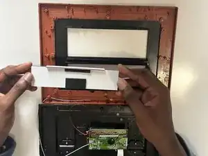 So ersetzt du den Bildschirm bei einer BHG Digitaluhr