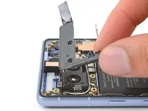 Google Pixel 7a Antennenfassung entfernen