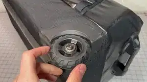 Do not overtighten the nut.